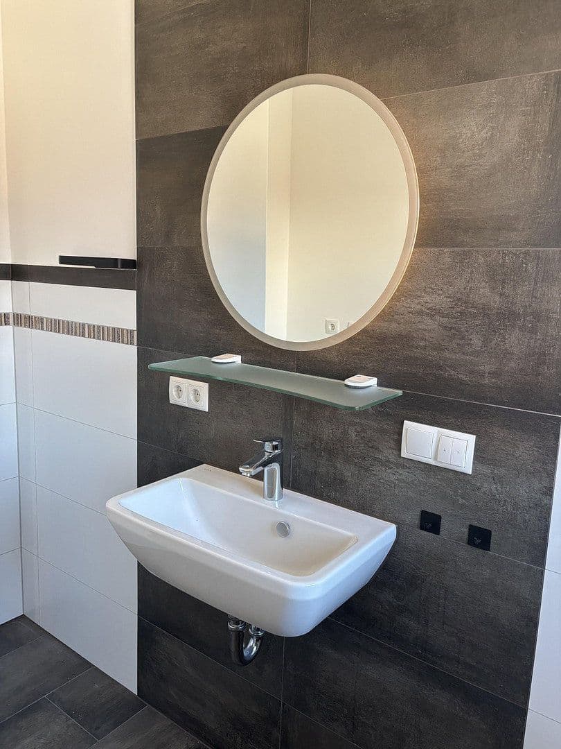 Prenájom bytu 2-izbový 85 m², Kaiserslautern, Porýnie-Falcko Prenájom bytu 2-izbový 85 m², Kaiserslautern, Porýnie-Falcko