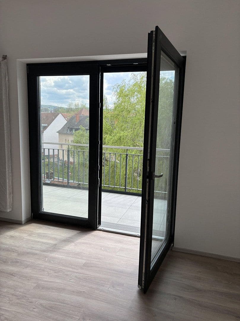 Prenájom bytu 2-izbový 85 m², Kaiserslautern, Porýnie-Falcko Prenájom bytu 2-izbový 85 m², Kaiserslautern, Porýnie-Falcko