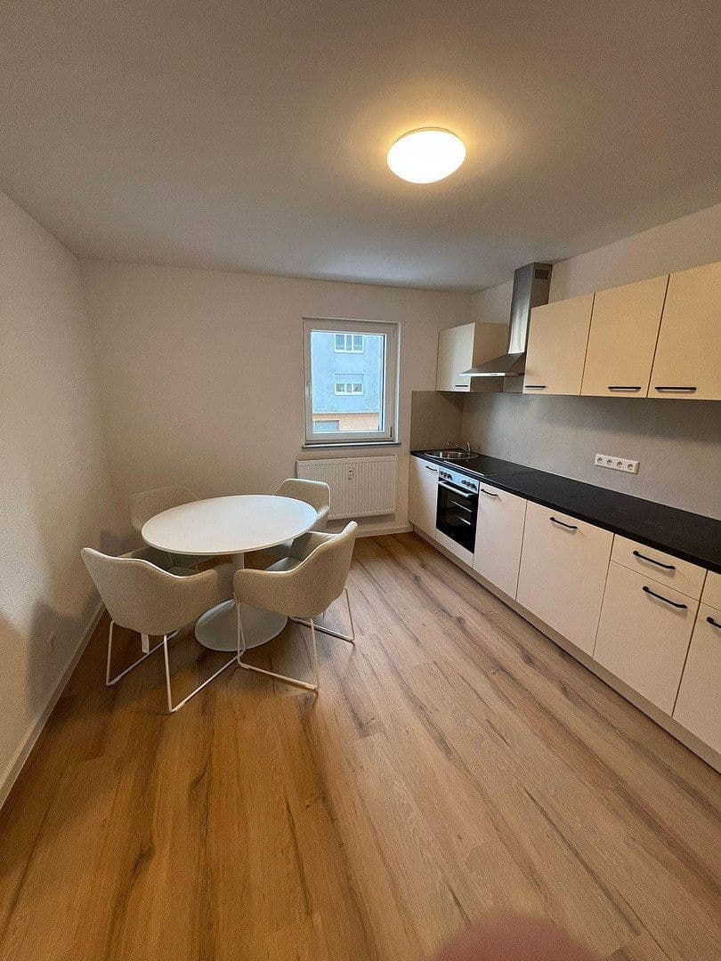 Prenájom bytu 1-izbový 46 m², Mannheim, Bádensko-Wurttembersko Prenájom bytu 1-izbový 46 m², Mannheim, Bádensko-Wurttembersko
