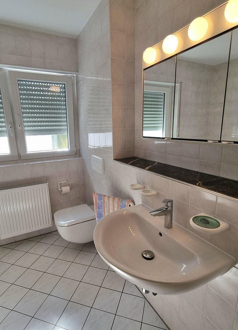 Prenájom bytu 3-izbový 119 m², Bochum, Severné Porýnie - Westfálsko Prenájom bytu 3-izbový 119 m², Bochum, Severné Porýnie - Westfálsko