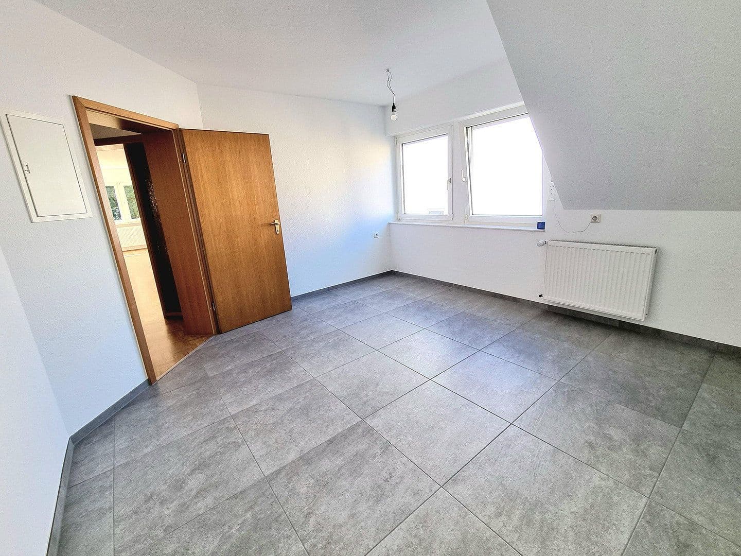 Prenájom bytu 3-izbový 119 m², Bochum, Severné Porýnie - Westfálsko Prenájom bytu 3-izbový 119 m², Bochum, Severné Porýnie - Westfálsko