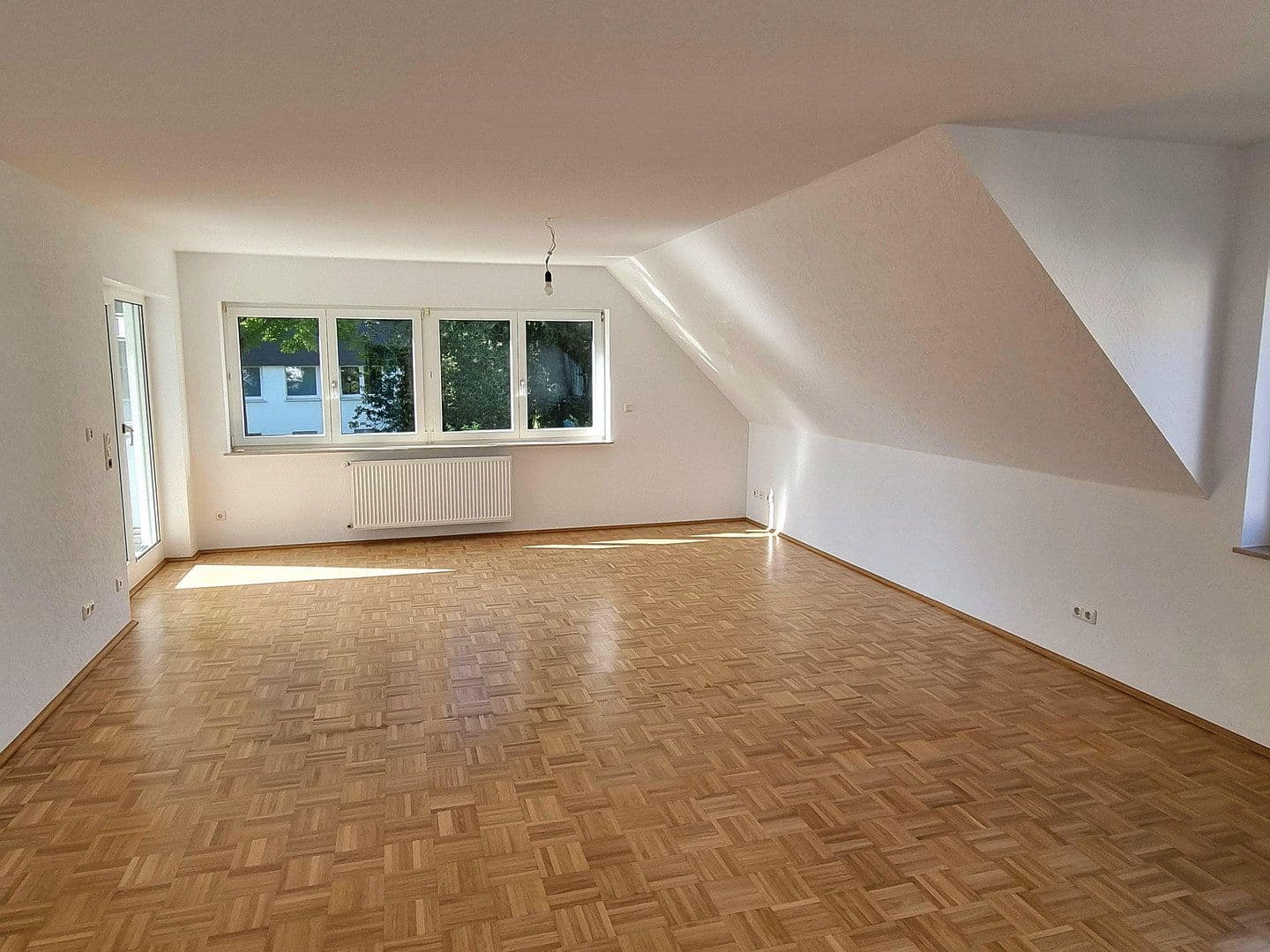 Prenájom bytu 3-izbový 119 m², Bochum, Severné Porýnie - Westfálsko Prenájom bytu 3-izbový 119 m², Bochum, Severné Porýnie - Westfálsko
