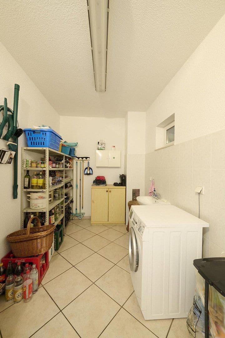 Predaj domu 277 m², pozemek 3.439 m², Treuenbrietzen, Brandenbursko Predaj domu 277 m², pozemek 3.439 m², Treuenbrietzen, Brandenbursko
