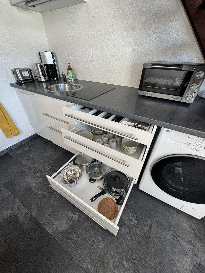 Prenájom bytu 1-izbový 24 m², Köln, Severné Porýnie - Westfálsko Prenájom bytu 1-izbový 24 m², Köln, Severné Porýnie - Westfálsko