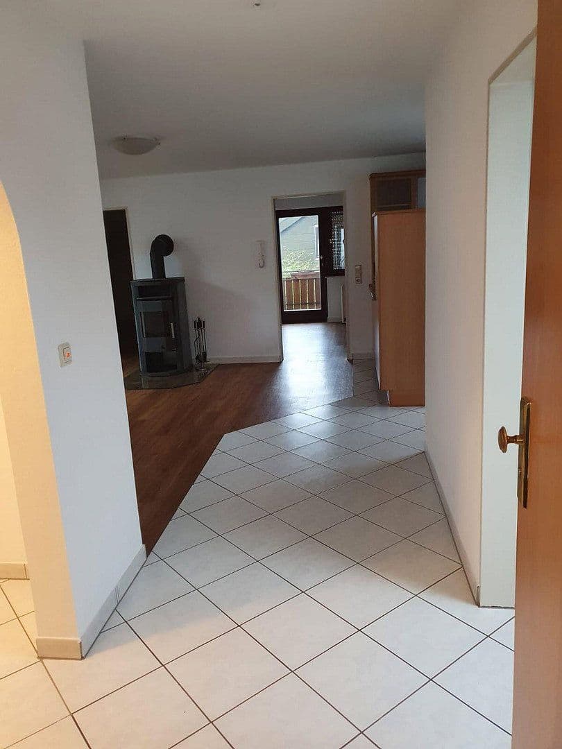Prenájom bytu 4-izbový 71 m², Auenwald, Bádensko-Wurttembersko Prenájom bytu 4-izbový 71 m², Auenwald, Bádensko-Wurttembersko