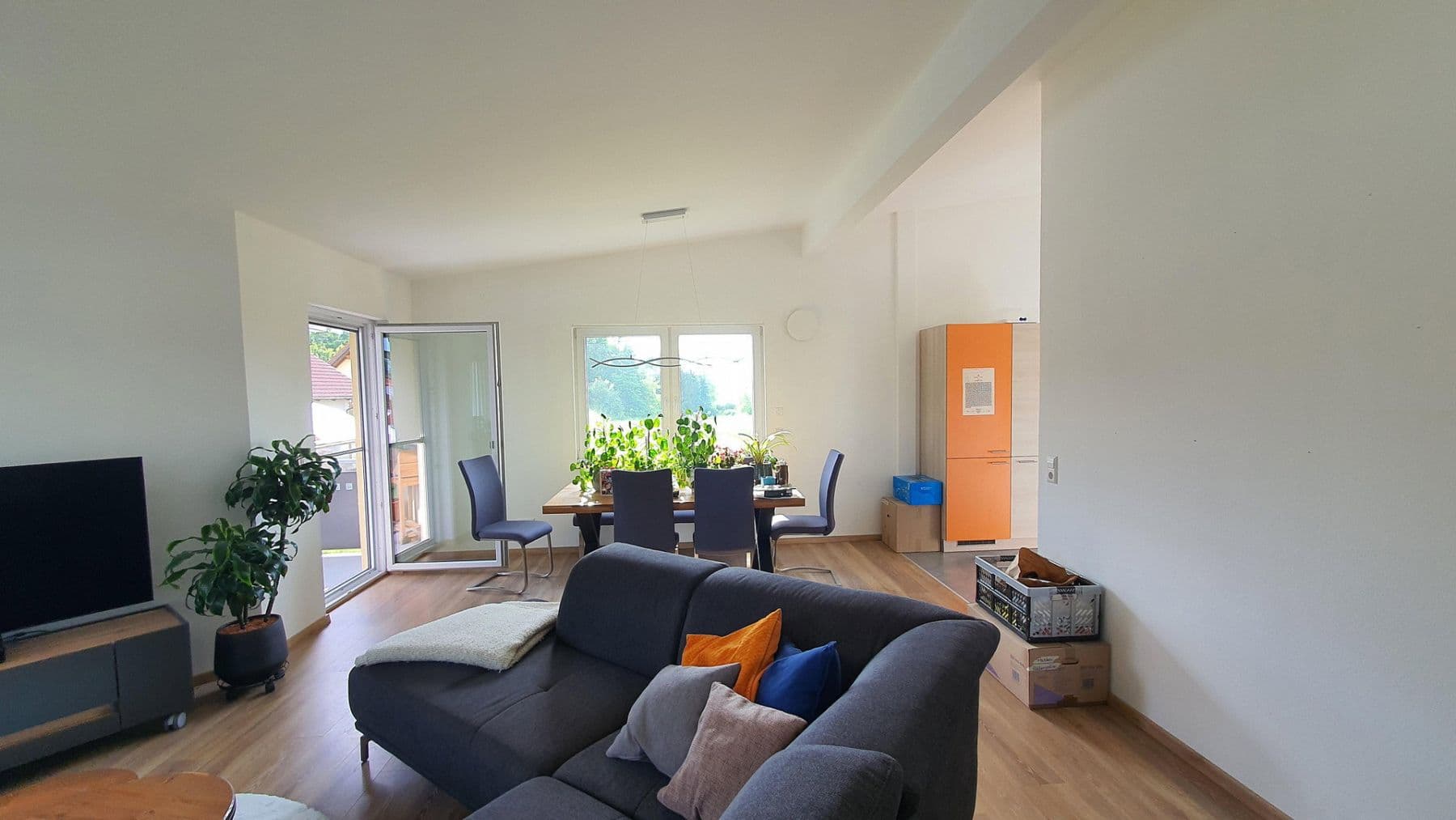Prenájom bytu 4-izbový 100 m², Tiefenbach, Bádensko-Wurttembersko Prenájom bytu 4-izbový 100 m², Tiefenbach, Bádensko-Wurttembersko
