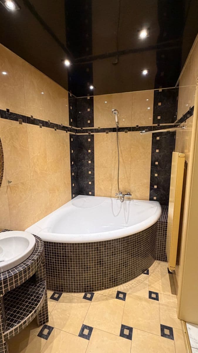 Prenájom bytu 3-izbový 80 m², V Osikách, Praha, Praha Prenájom bytu 3-izbový 80 m², V Osikách, Praha, Praha