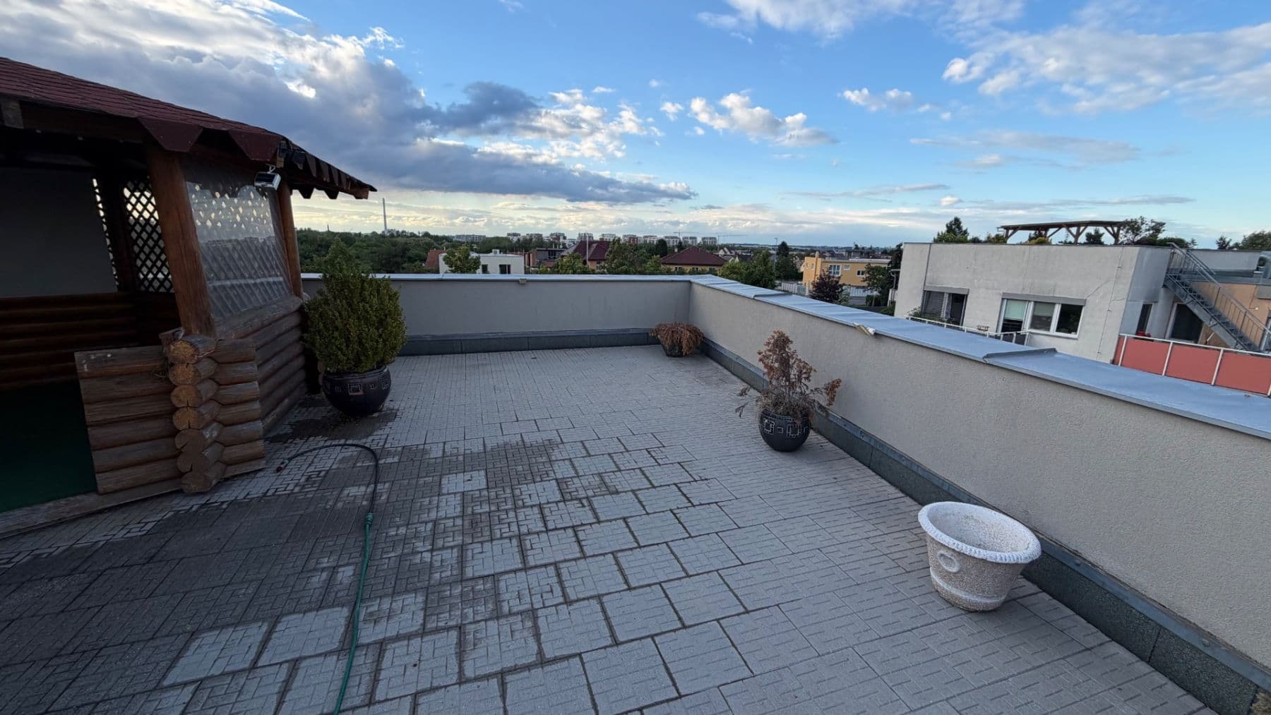 Prenájom bytu 3-izbový 80 m², V Osikách, Praha, Praha Prenájom bytu 3-izbový 80 m², V Osikách, Praha, Praha