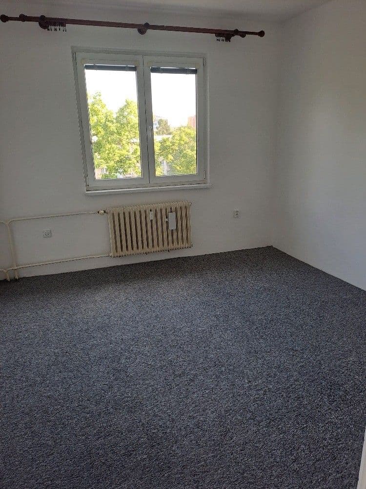 Prenájom bytu 3-izbový 61 m², Dělnická, Olomouc, Olomoucký kraj Prenájom bytu 3-izbový 61 m², Dělnická, Olomouc, Olomoucký kraj