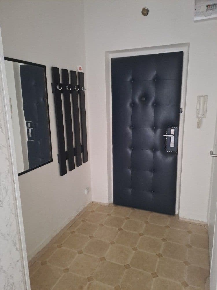 Prenájom bytu 3-izbový 61 m², Dělnická, Olomouc, Olomoucký kraj Prenájom bytu 3-izbový 61 m², Dělnická, Olomouc, Olomoucký kraj