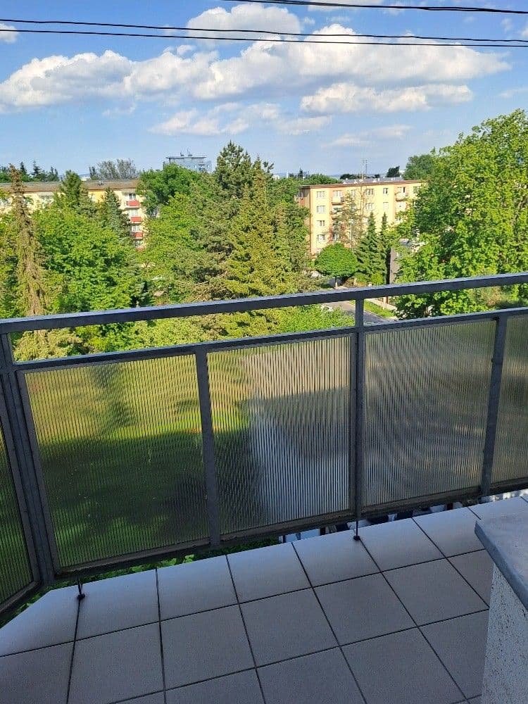 Prenájom bytu 3-izbový 61 m², Dělnická, Olomouc, Olomoucký kraj Prenájom bytu 3-izbový 61 m², Dělnická, Olomouc, Olomoucký kraj