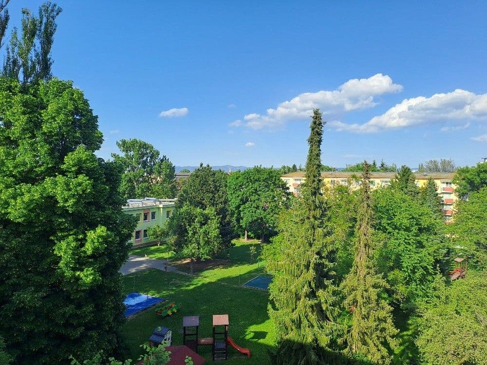 Prenájom bytu 3-izbový 61 m², Dělnická, Olomouc, Olomoucký kraj Prenájom bytu 3-izbový 61 m², Dělnická, Olomouc, Olomoucký kraj