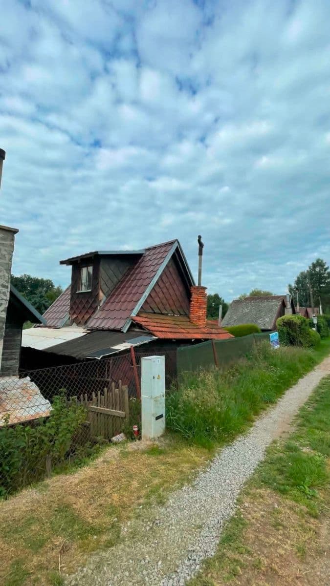 Predaj rekreačného objektu 25 m², pozemek 454 m², Polná, Kraj Vysočina Predaj rekreačného objektu 25 m², pozemek 454 m², Polná, Kraj Vysočina