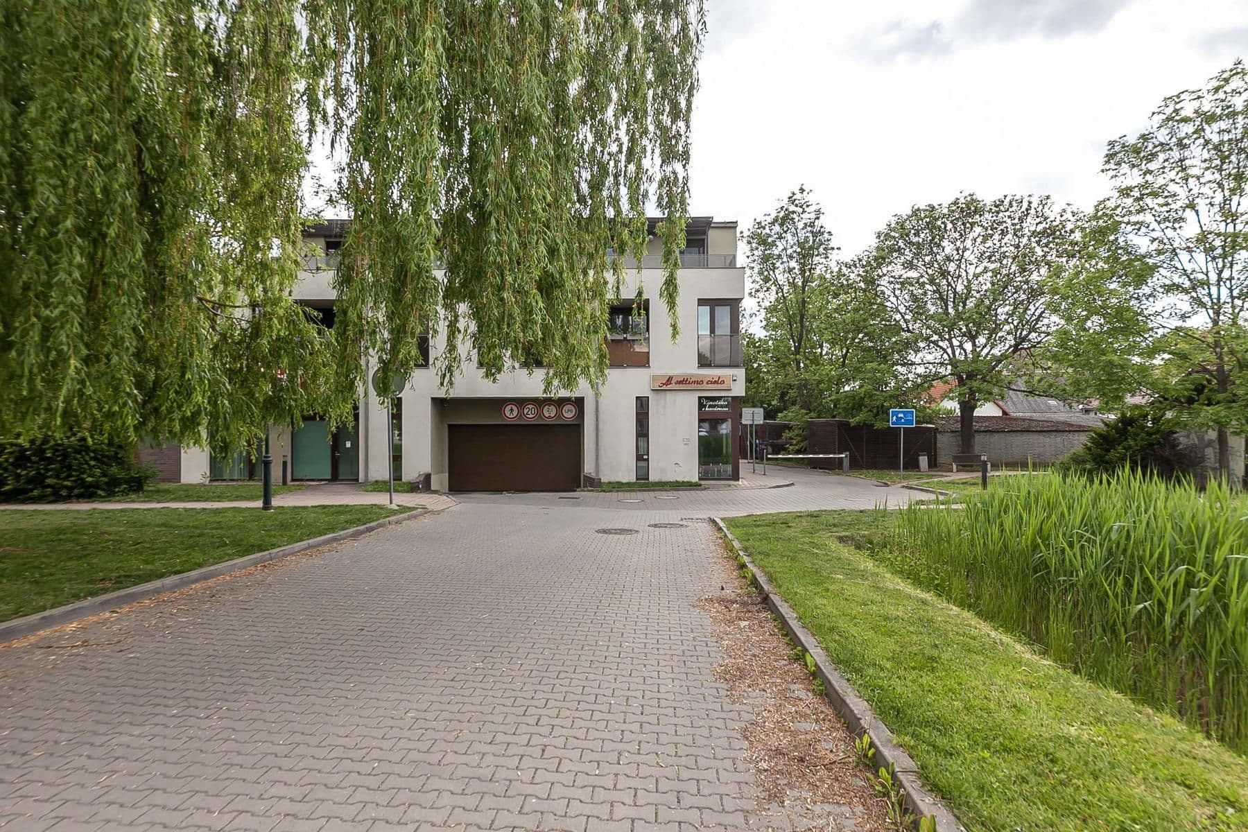 Predaj bytu 3-izbový 78 m², Na Návsi, Praha, Praha Predaj bytu 3-izbový 78 m², Na Návsi, Praha, Praha