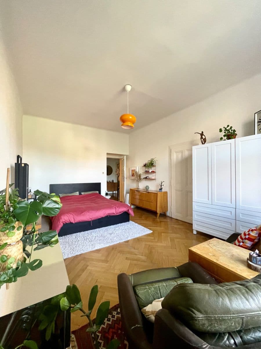 Prenájom bytu 3-izbový 90 m², U Starého hřbitova, Praha, Praha Prenájom bytu 3-izbový 90 m², U Starého hřbitova, Praha, Praha