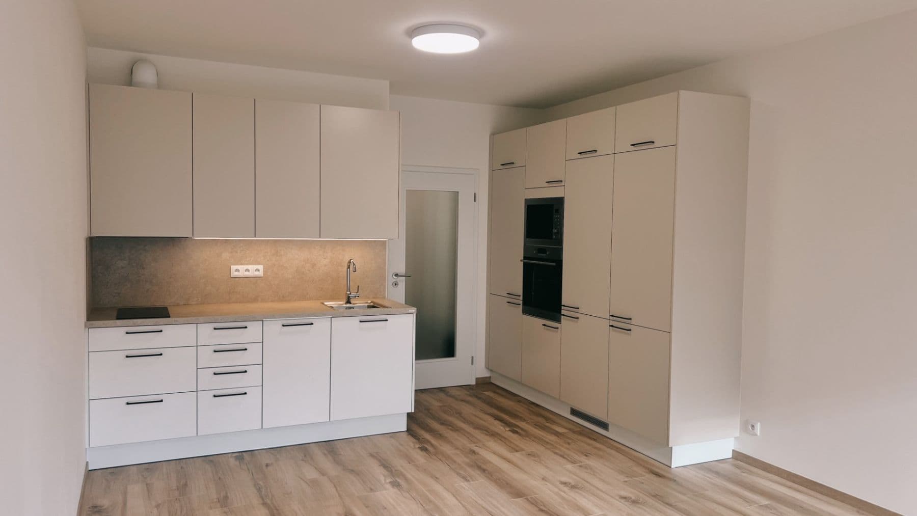 Prenájom bytu 1-izbový 33 m², Gerstelova, Praha, Praha Prenájom bytu 1-izbový 33 m², Gerstelova, Praha, Praha