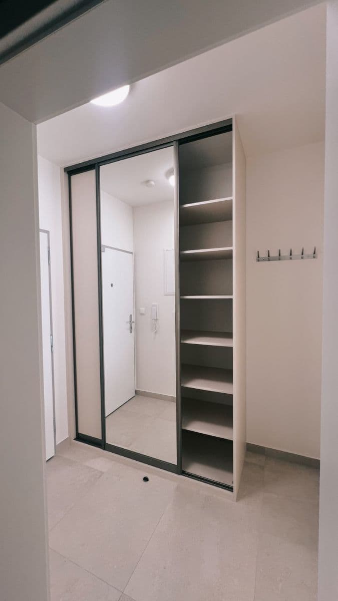 Prenájom bytu 1-izbový 33 m², Gerstelova, Praha, Praha Prenájom bytu 1-izbový 33 m², Gerstelova, Praha, Praha