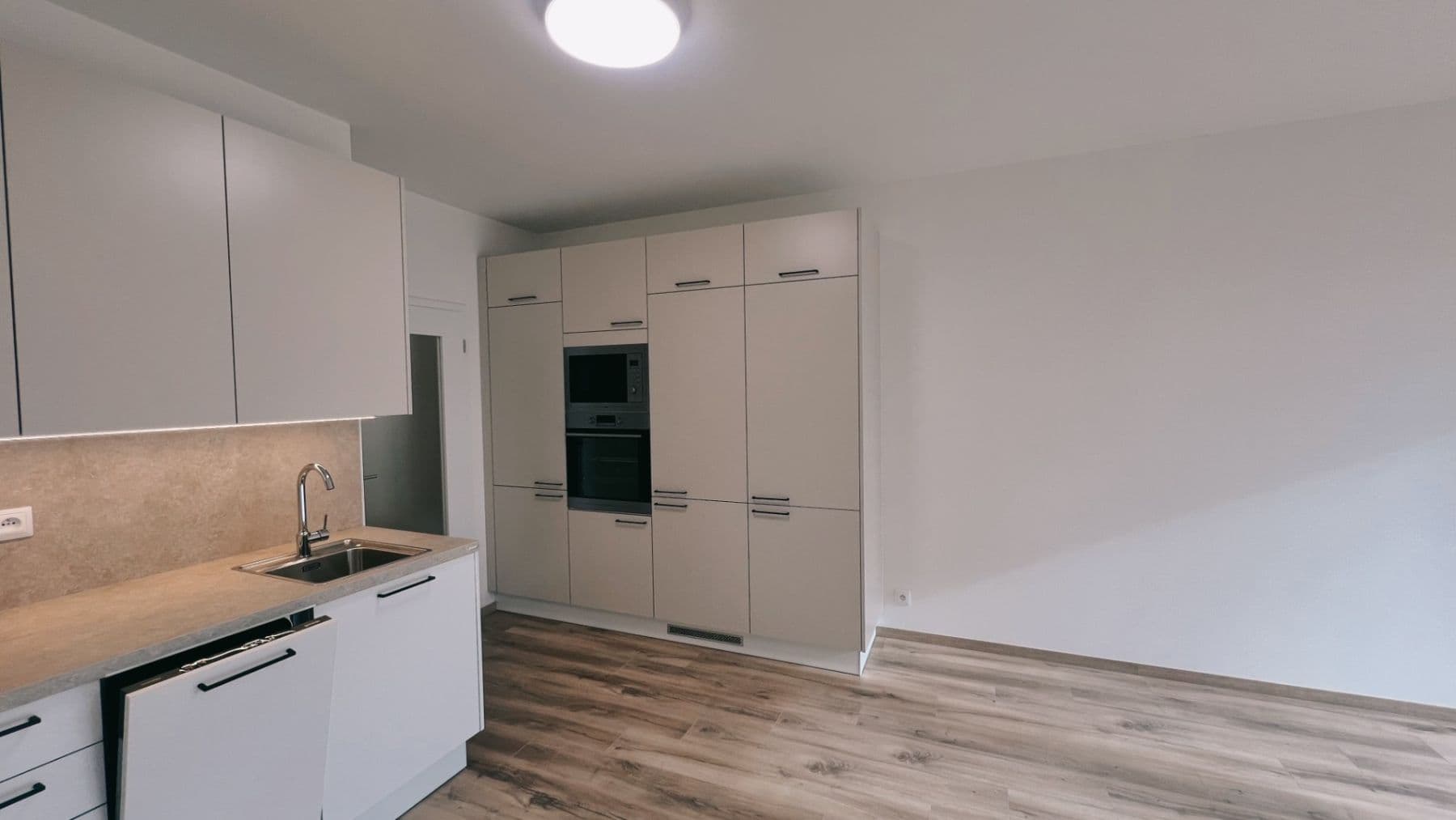 Prenájom bytu 1-izbový 33 m², Gerstelova, Praha, Praha Prenájom bytu 1-izbový 33 m², Gerstelova, Praha, Praha