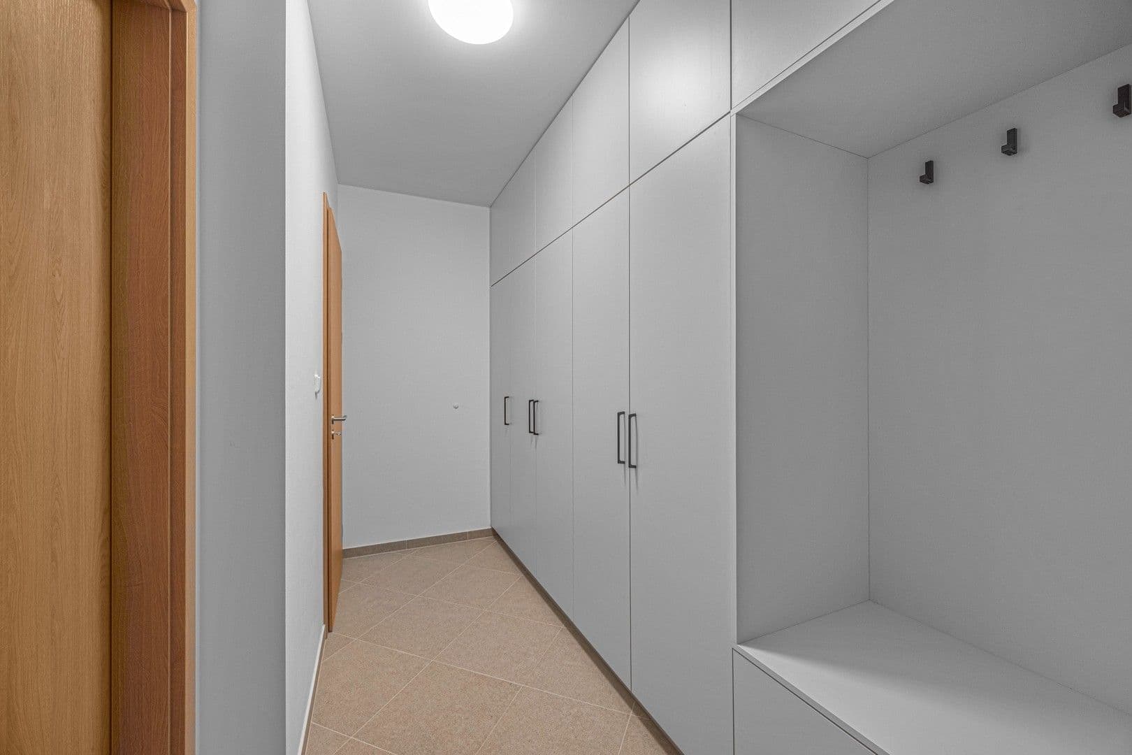 Prenájom bytu 2-izbový 40 m², Honzíkova, Praha, Praha Prenájom bytu 2-izbový 40 m², Honzíkova, Praha, Praha