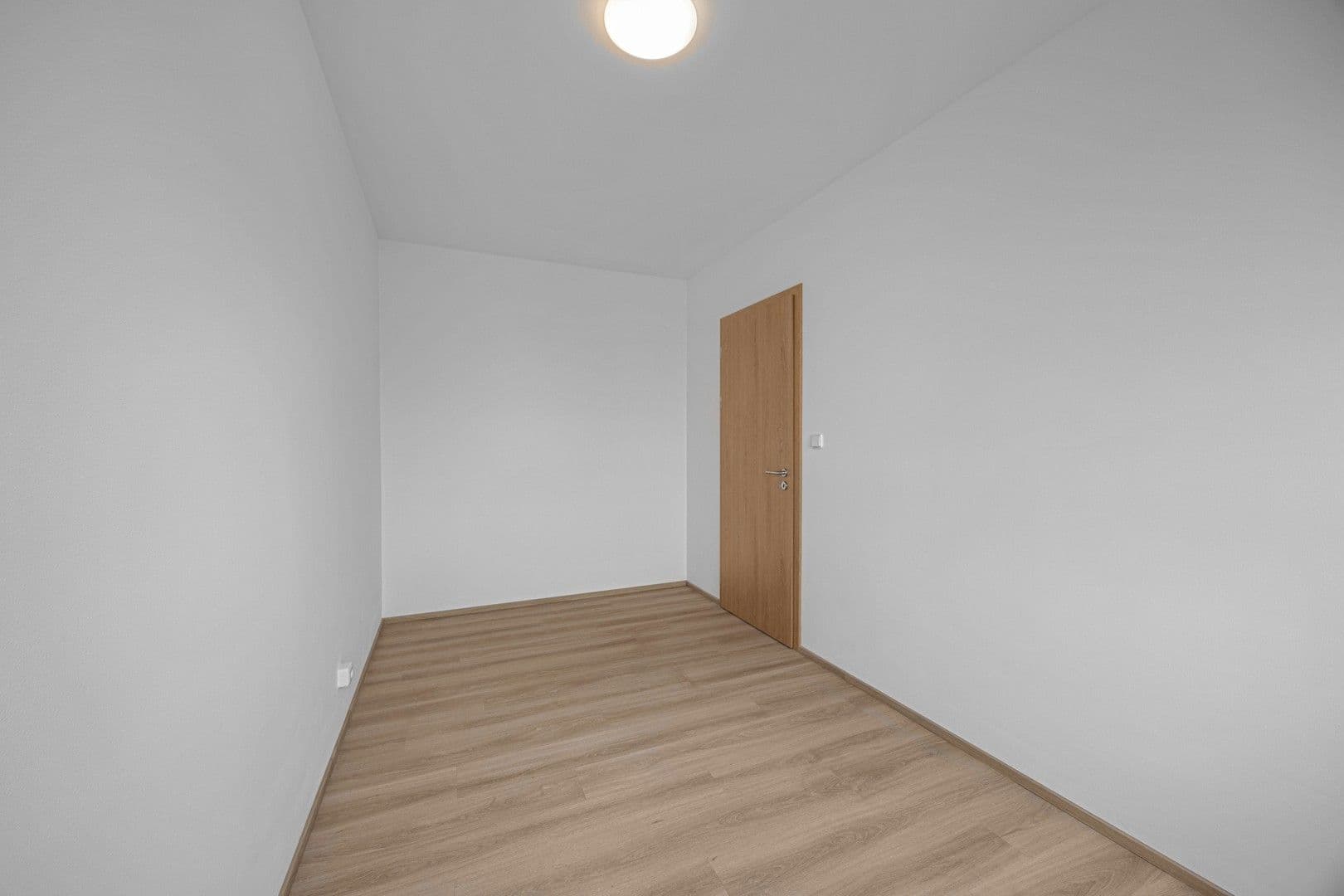 Prenájom bytu 2-izbový 40 m², Honzíkova, Praha, Praha Prenájom bytu 2-izbový 40 m², Honzíkova, Praha, Praha