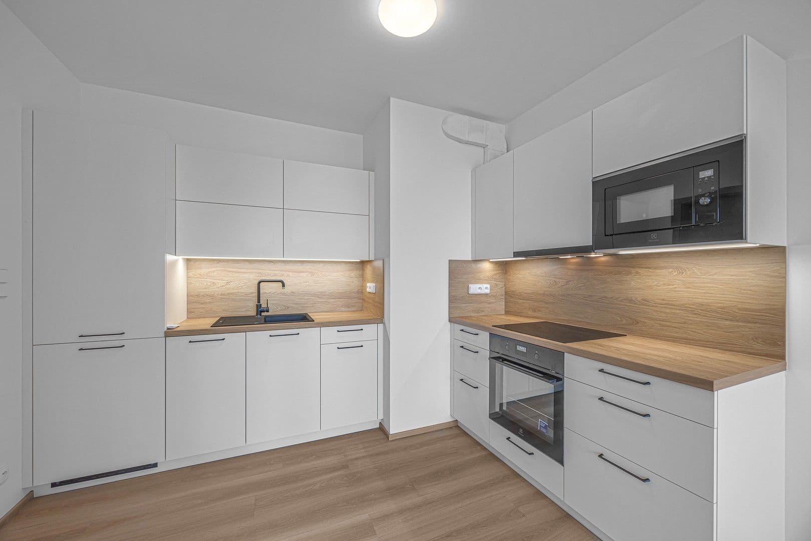 Prenájom bytu 2-izbový 40 m², Honzíkova, Praha, Praha Prenájom bytu 2-izbový 40 m², Honzíkova, Praha, Praha