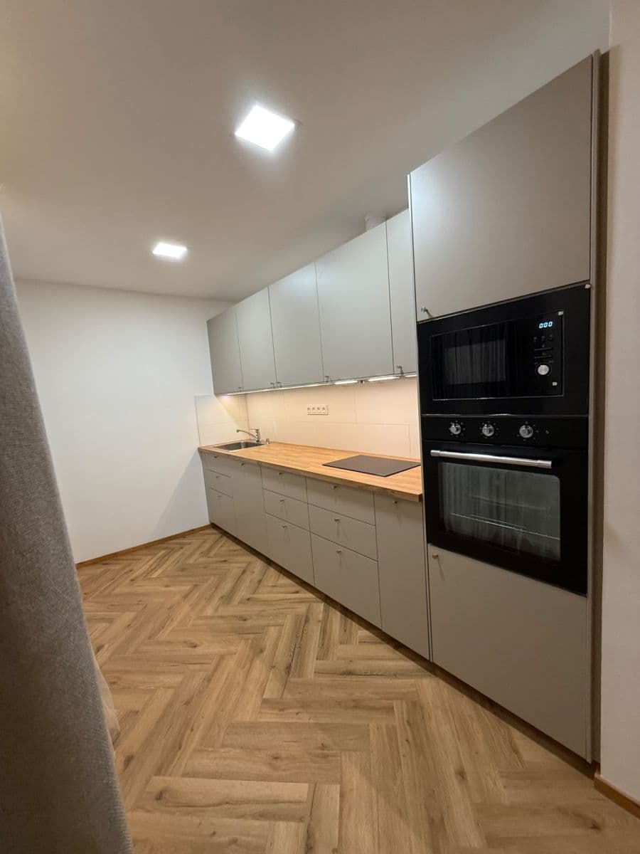 Prenájom bytu 2-izbový 54 m², Kamenická, Děčín, Ústecký kraj Prenájom bytu 2-izbový 54 m², Kamenická, Děčín, Ústecký kraj