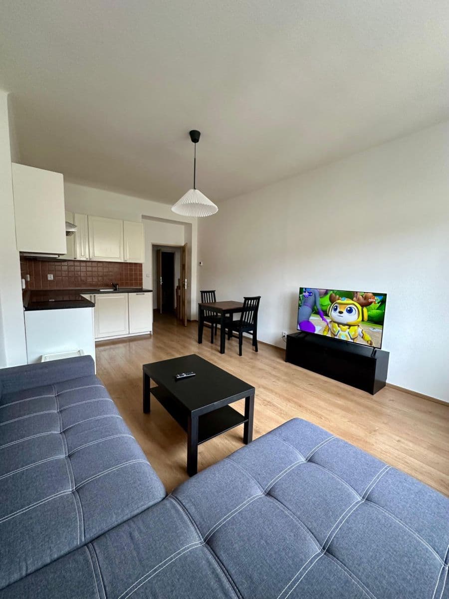 Prenájom bytu 2-izbový 57 m², Šumavská, Praha, Praha Prenájom bytu 2-izbový 57 m², Šumavská, Praha, Praha
