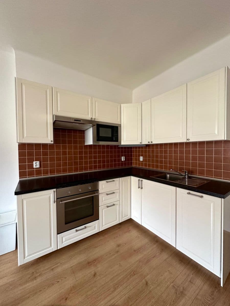 Prenájom bytu 2-izbový 57 m², Šumavská, Praha, Praha Prenájom bytu 2-izbový 57 m², Šumavská, Praha, Praha