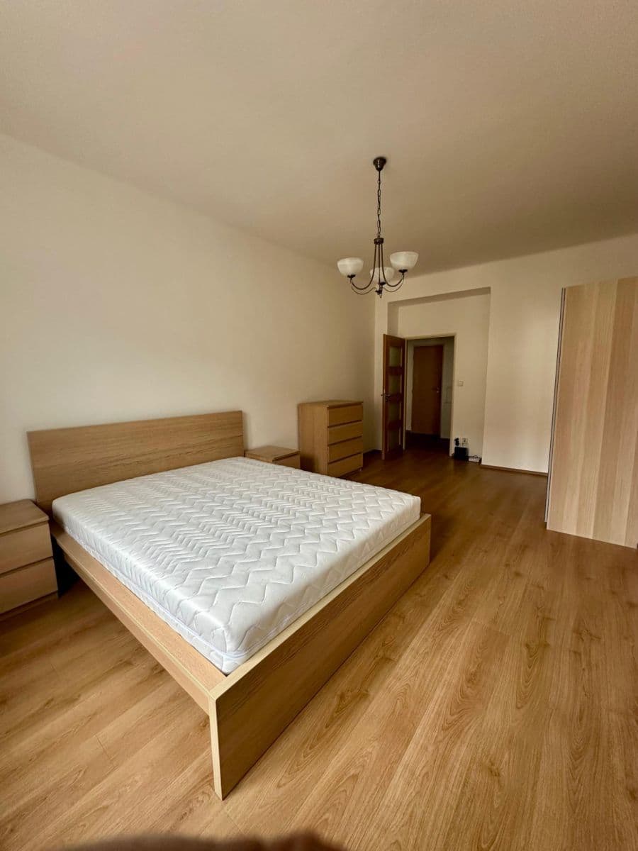Prenájom bytu 2-izbový 57 m², Šumavská, Praha, Praha Prenájom bytu 2-izbový 57 m², Šumavská, Praha, Praha