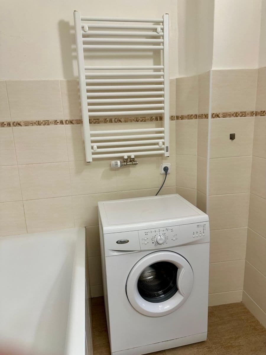 Prenájom bytu 2-izbový 57 m², Šumavská, Praha, Praha Prenájom bytu 2-izbový 57 m², Šumavská, Praha, Praha