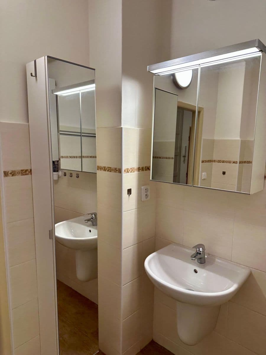 Prenájom bytu 2-izbový 57 m², Šumavská, Praha, Praha Prenájom bytu 2-izbový 57 m², Šumavská, Praha, Praha