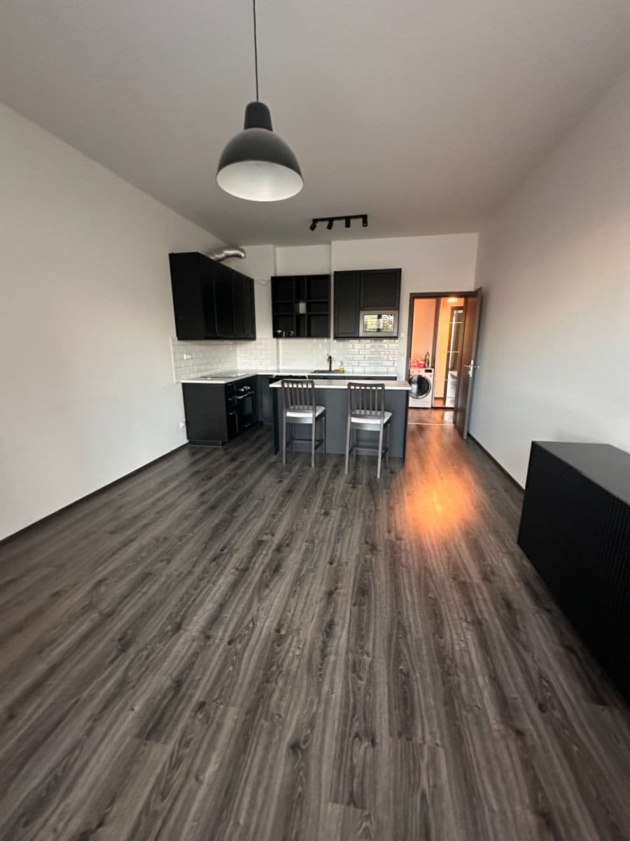 Prenájom bytu 2-izbový 63 m², U Pernštejnských, Praha, Praha Prenájom bytu 2-izbový 63 m², U Pernštejnských, Praha, Praha