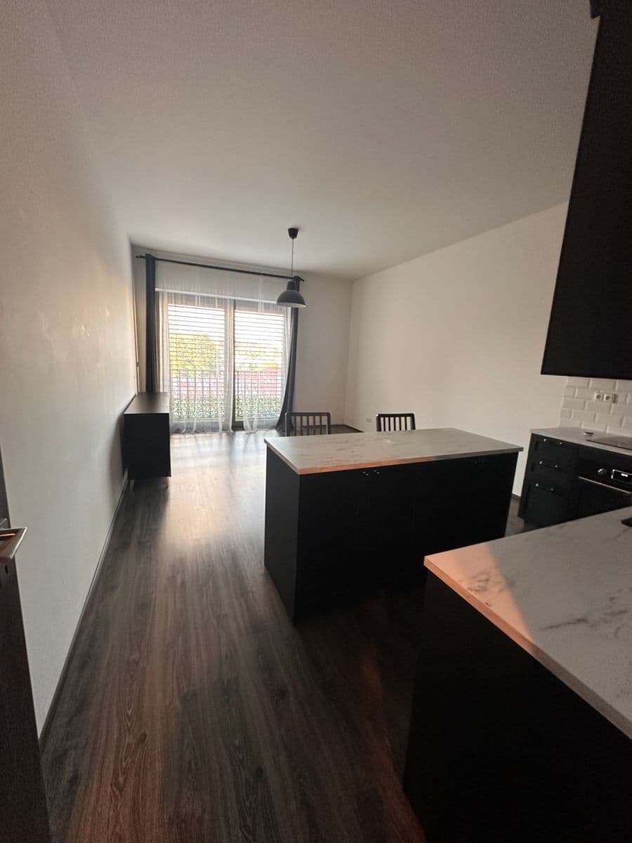 Prenájom bytu 2-izbový 63 m², U Pernštejnských, Praha, Praha Prenájom bytu 2-izbový 63 m², U Pernštejnských, Praha, Praha