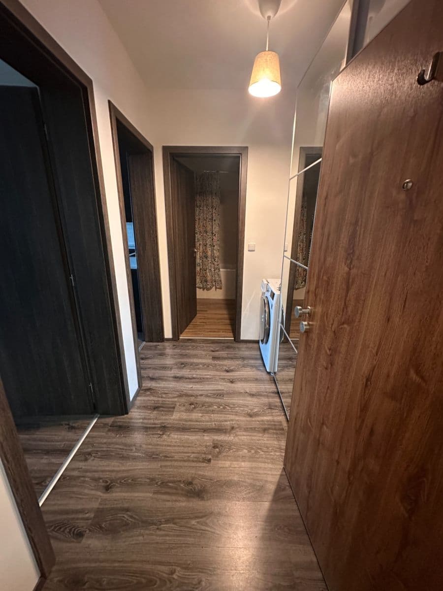 Prenájom bytu 2-izbový 63 m², U Pernštejnských, Praha, Praha Prenájom bytu 2-izbový 63 m², U Pernštejnských, Praha, Praha