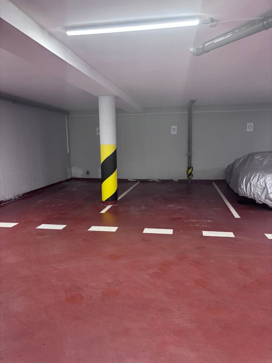 Prenájom garáže 14 m², Na Rozdílu, Praha, Praha Prenájom garáže 14 m², Na Rozdílu, Praha, Praha