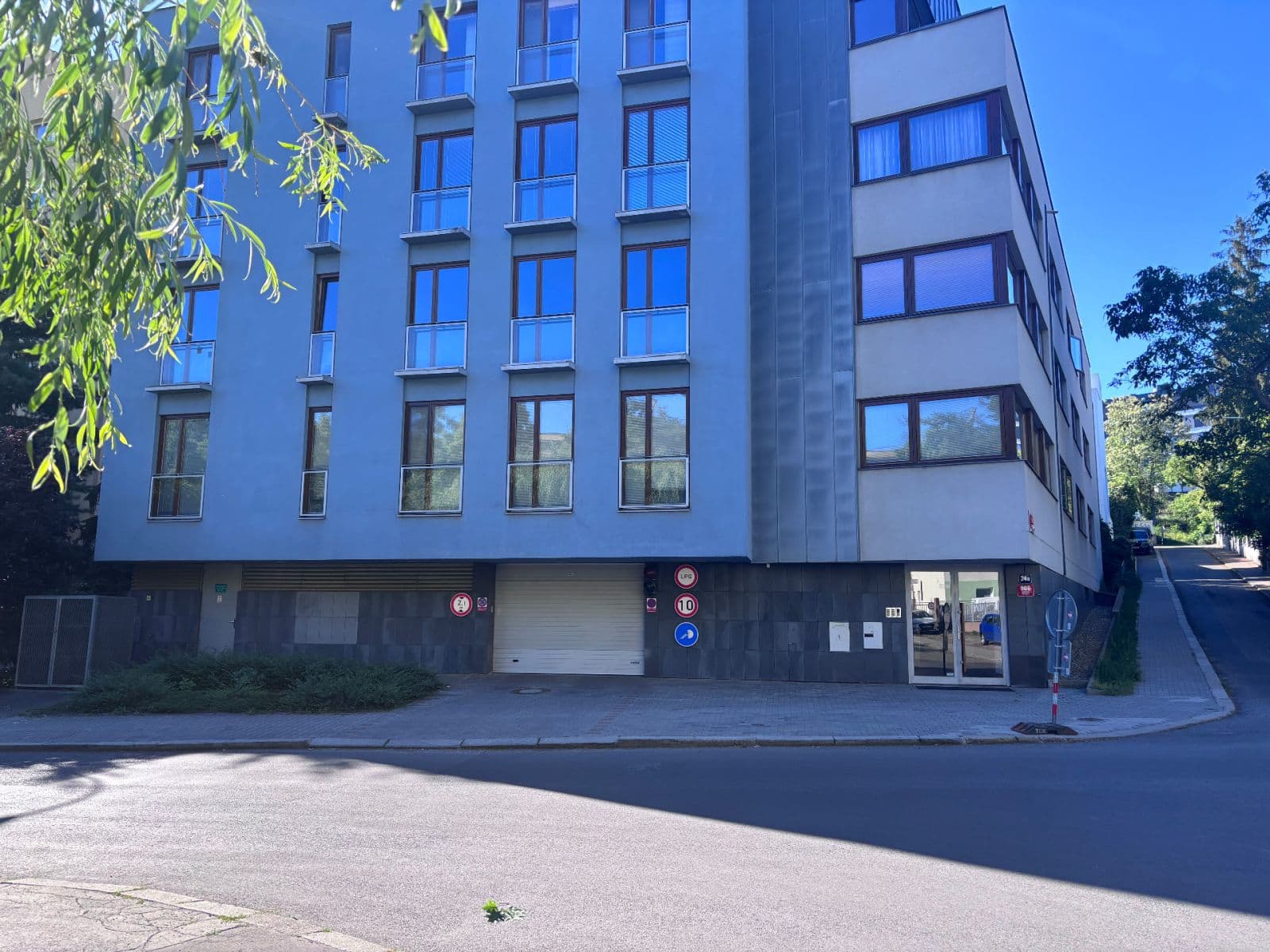 Prenájom garáže 14 m², Na Rozdílu, Praha, Praha Prenájom garáže 14 m², Na Rozdílu, Praha, Praha