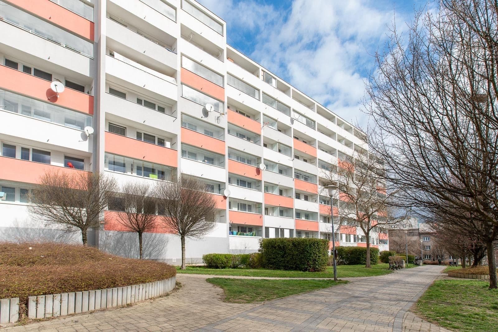 Predaj bytu 2-izbový 48 m², Václava Rabase, Kladno, Středočeský kraj Predaj bytu 2-izbový 48 m², Václava Rabase, Kladno, Středočeský kraj