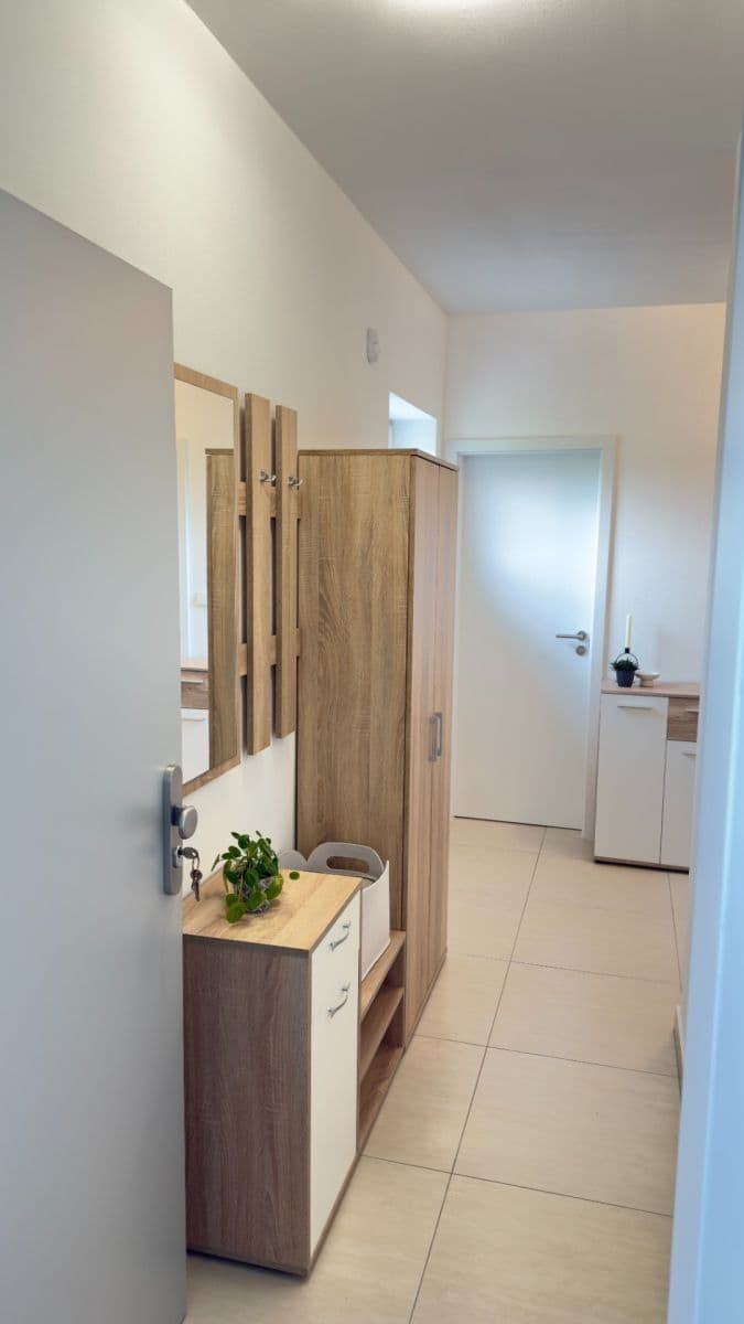 Prenájom bytu 1-izbový 44 m², Podkomorská, Ostrovačice, Jihomoravský kraj Prenájom bytu 1-izbový 44 m², Podkomorská, Ostrovačice, Jihomoravský kraj
