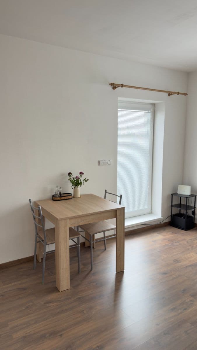 Prenájom bytu 1-izbový 44 m², Podkomorská, Ostrovačice, Jihomoravský kraj Prenájom bytu 1-izbový 44 m², Podkomorská, Ostrovačice, Jihomoravský kraj