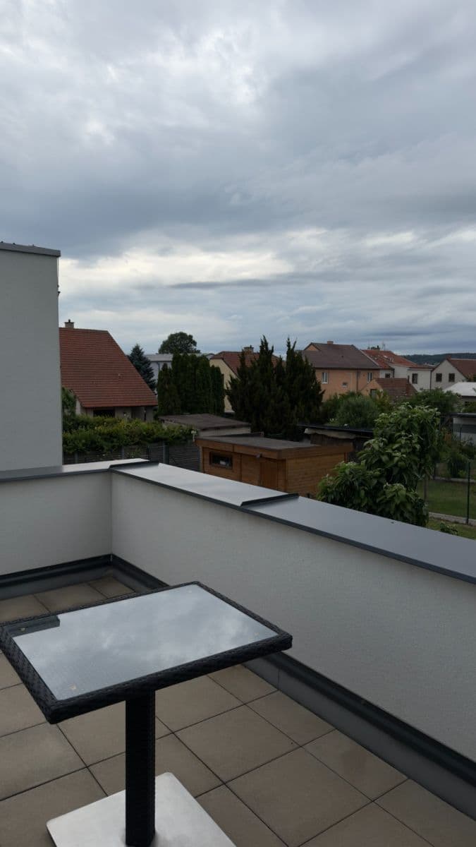 Prenájom bytu 1-izbový 44 m², Podkomorská, Ostrovačice, Jihomoravský kraj Prenájom bytu 1-izbový 44 m², Podkomorská, Ostrovačice, Jihomoravský kraj
