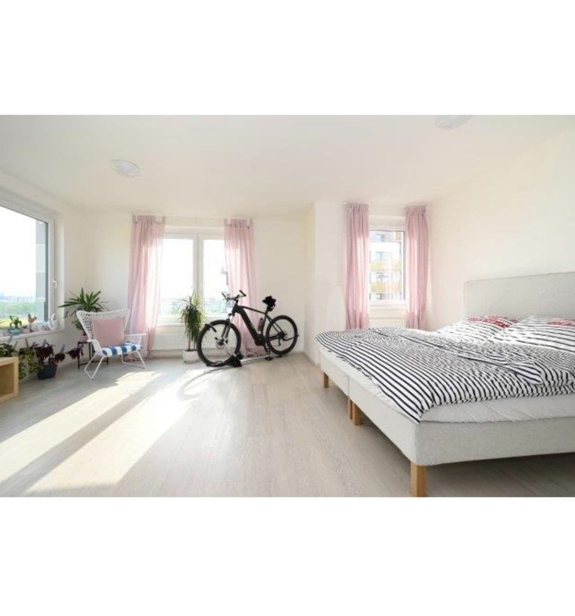 Prenájom bytu 1-izbový 54 m², Honzíkova, Praha, Praha Prenájom bytu 1-izbový 54 m², Honzíkova, Praha, Praha
