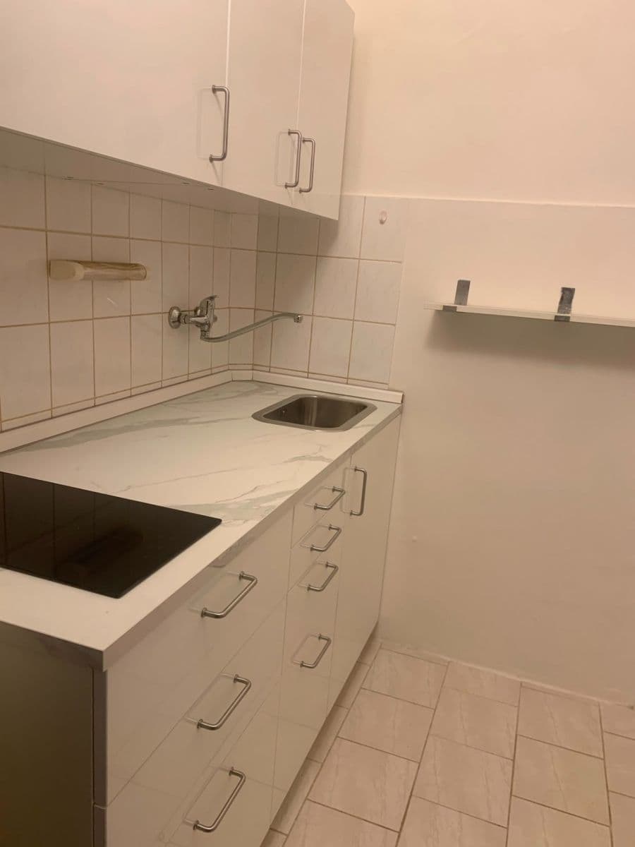 Prenájom bytu 1-izbový 25 m², Vršovická, Praha, Praha Prenájom bytu 1-izbový 25 m², Vršovická, Praha, Praha