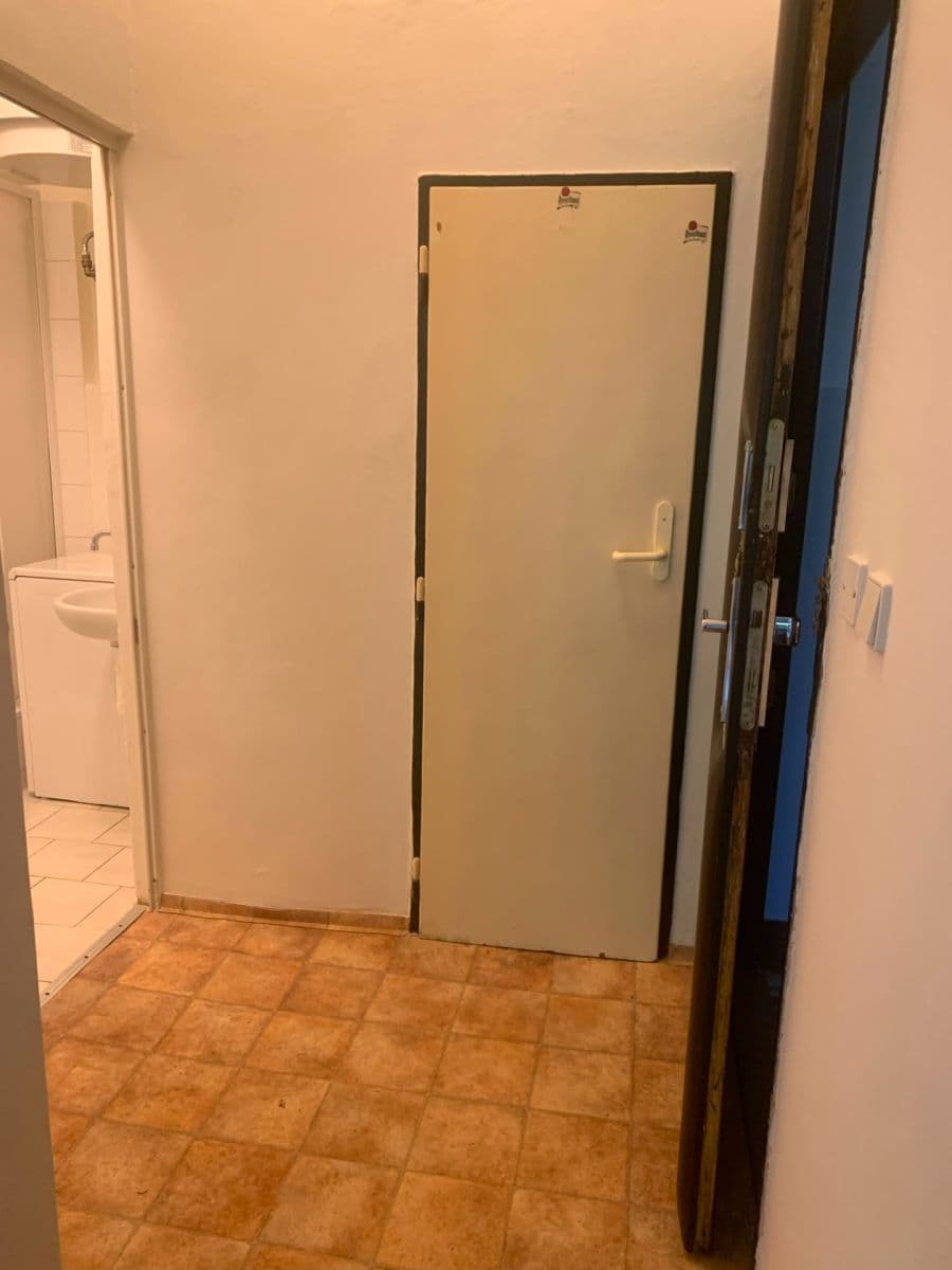 Prenájom bytu 1-izbový 25 m², Vršovická, Praha, Praha Prenájom bytu 1-izbový 25 m², Vršovická, Praha, Praha