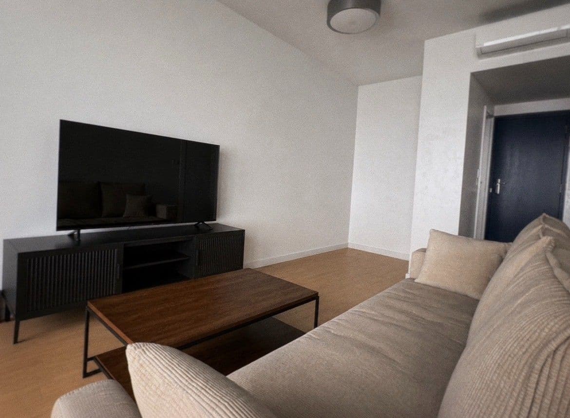 Prenájom bytu 2-izbový 41 m², Svitákova, Praha, Praha Prenájom bytu 2-izbový 41 m², Svitákova, Praha, Praha
