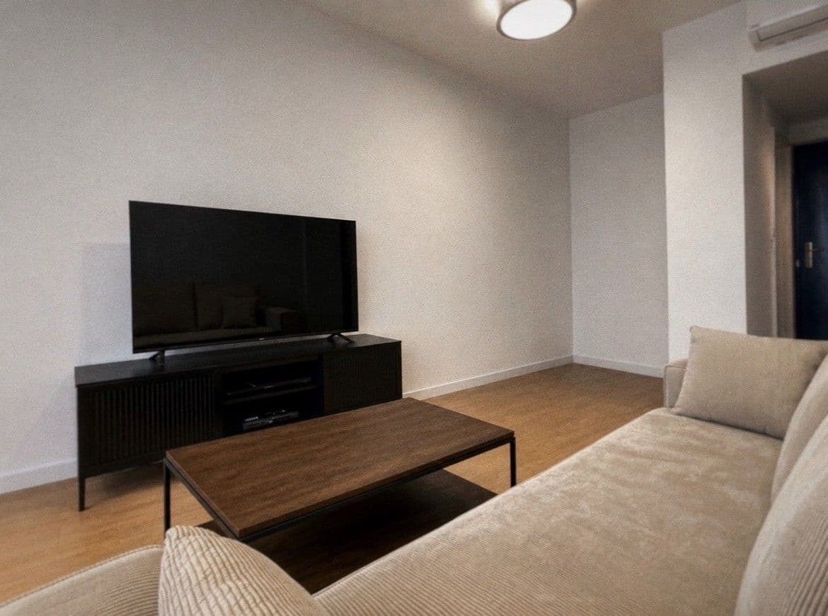 Prenájom bytu 2-izbový 41 m², Svitákova, Praha, Praha Prenájom bytu 2-izbový 41 m², Svitákova, Praha, Praha