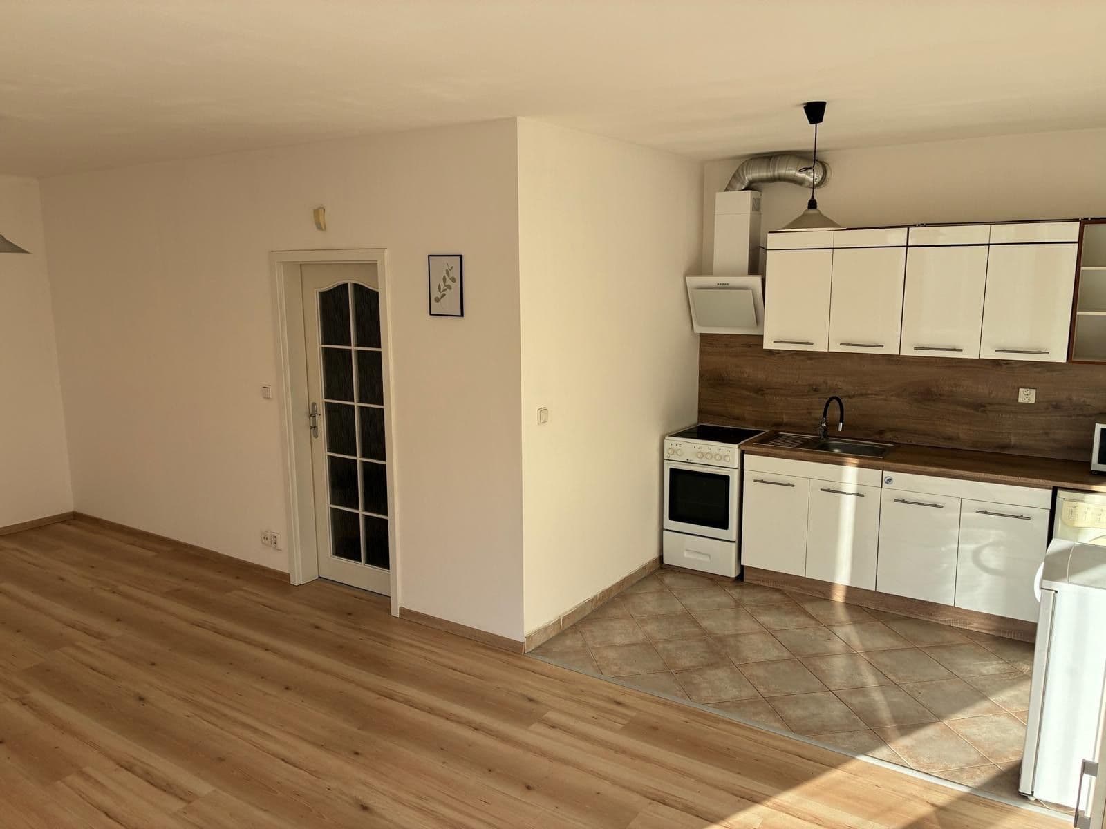 Prenájom bytu 1-izbový 37 m², Mattioliho, Praha, Praha Prenájom bytu 1-izbový 37 m², Mattioliho, Praha, Praha