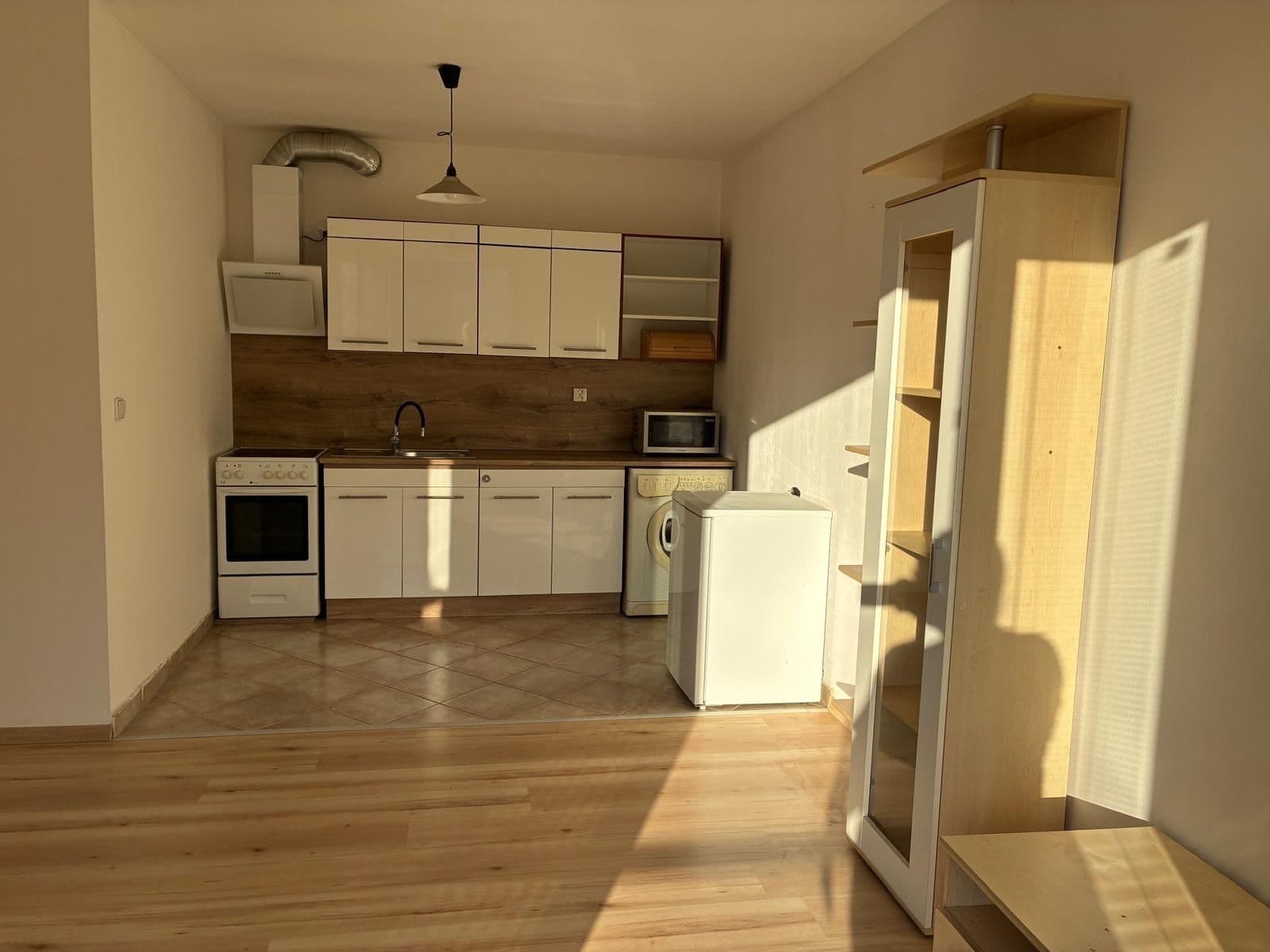 Prenájom bytu 1-izbový 37 m², Mattioliho, Praha, Praha Prenájom bytu 1-izbový 37 m², Mattioliho, Praha, Praha