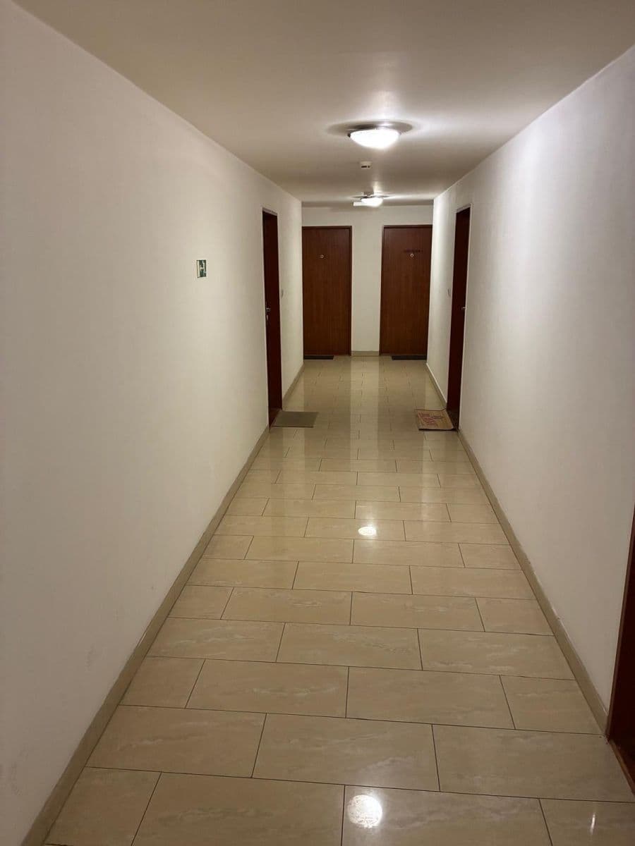 Prenájom bytu 1-izbový 37 m², Mattioliho, Praha, Praha Prenájom bytu 1-izbový 37 m², Mattioliho, Praha, Praha