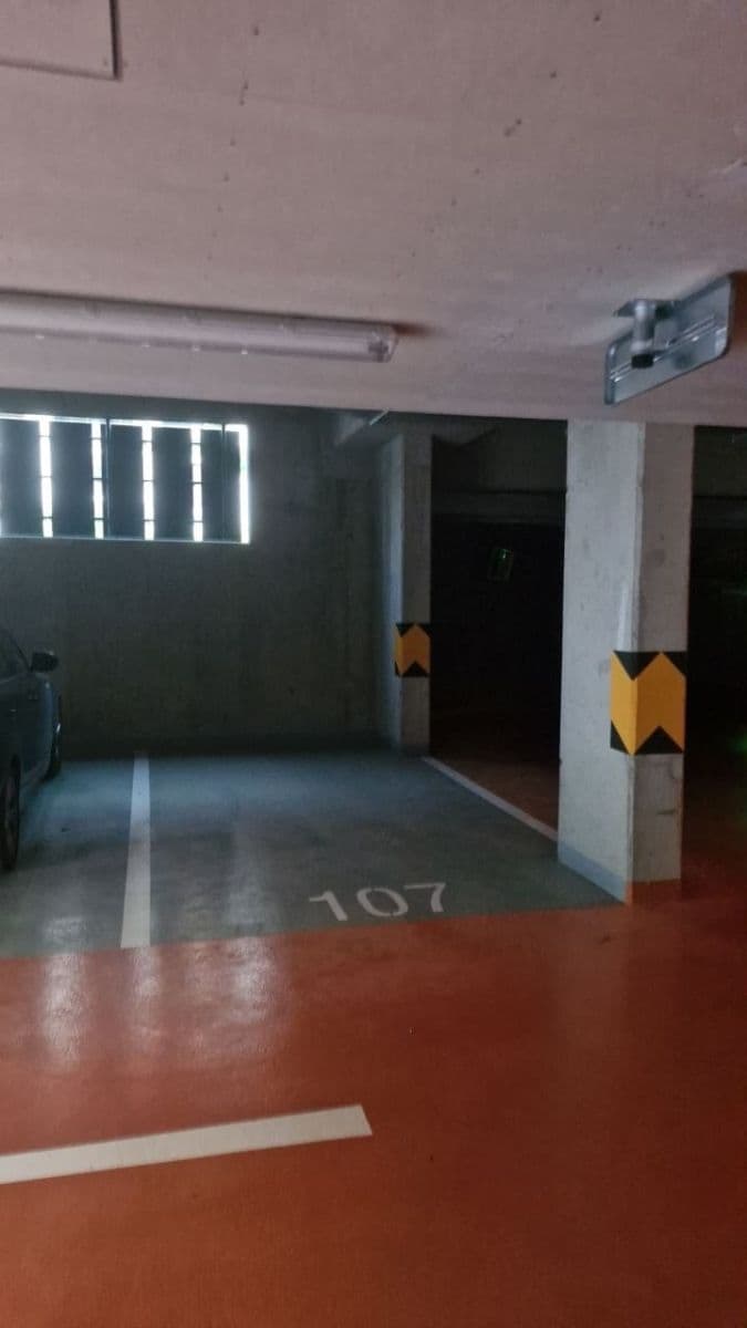Prenájom garáže 12 m², Hugo Haase, Praha, Praha Prenájom garáže 12 m², Hugo Haase, Praha, Praha