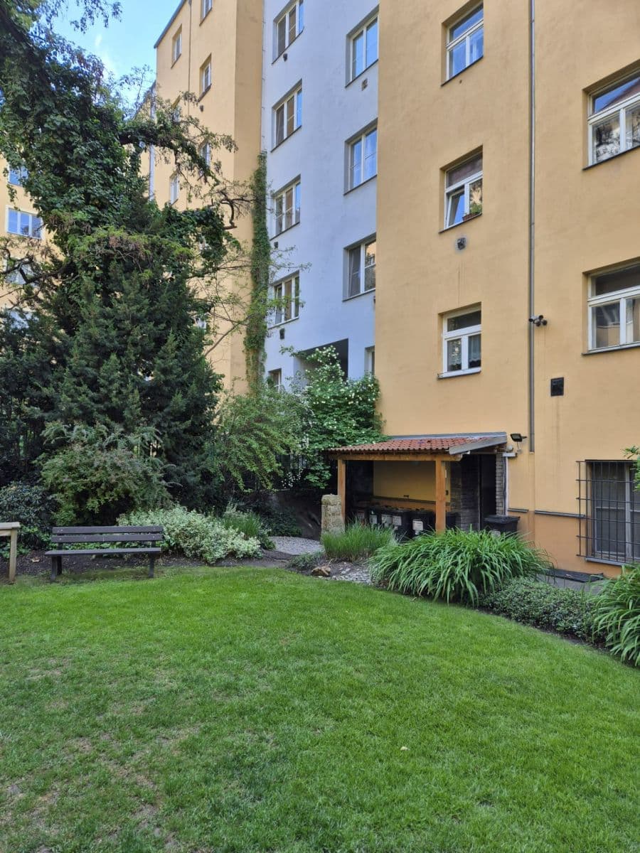 Prenájom bytu 1-izbový 37 m², Stupkova, Praha, Praha Prenájom bytu 1-izbový 37 m², Stupkova, Praha, Praha